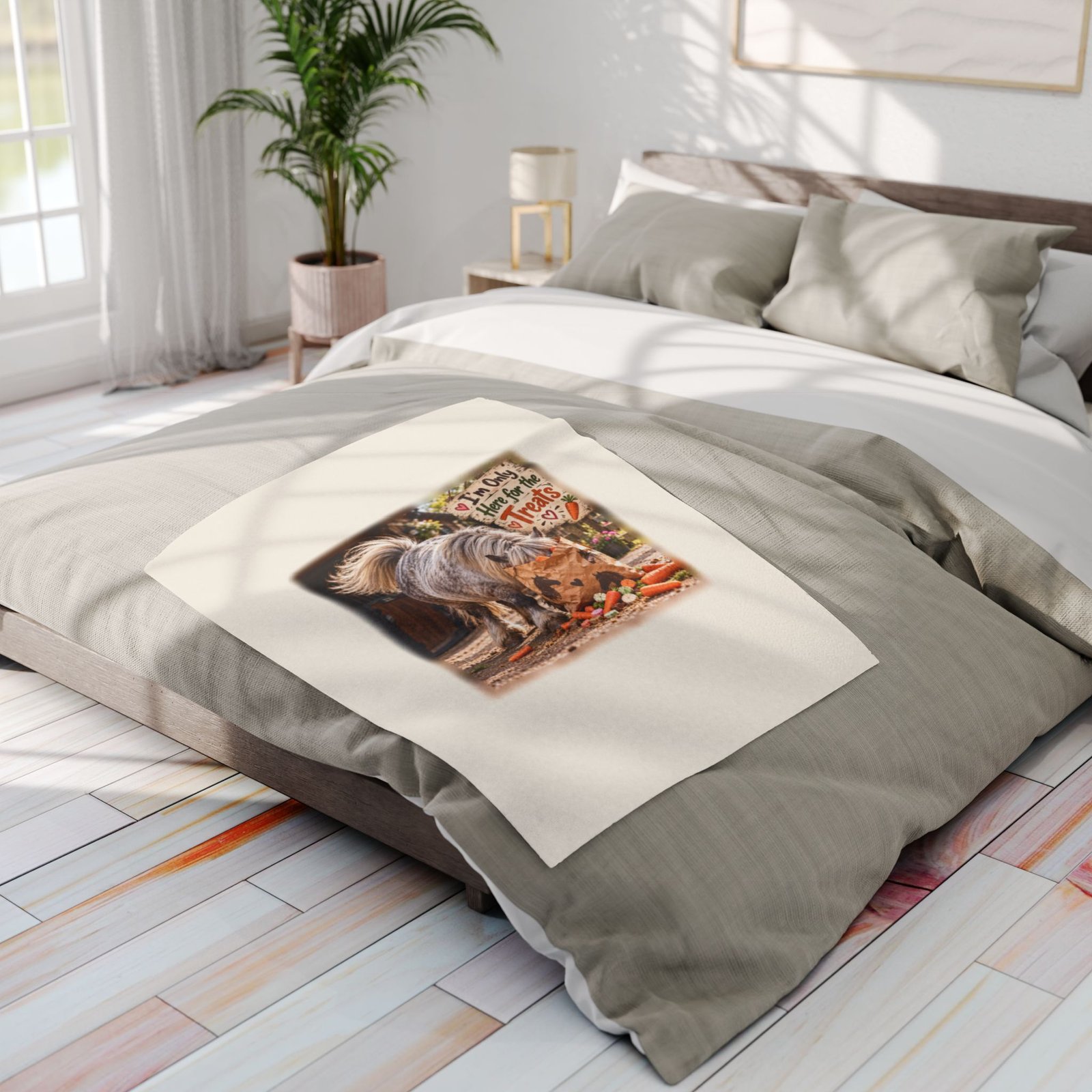 I'm Only Here for the Treats Blanket, Horse Lover Gift, Fleece Throw Blanket, Equestrian Gift, Pony Mum Gift, Cosy Horse Throw - Image 6